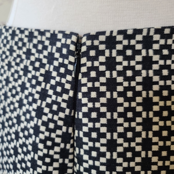 J. Crew Cream & White Quilt Look Paneled Pencil Skirt Size 10 - Picture 8 of 11